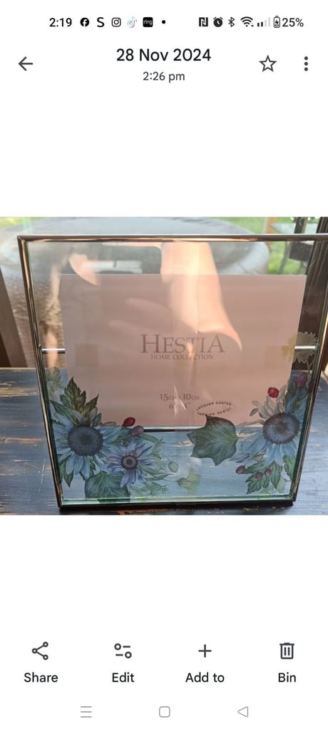 Brand New And Boxed Very Pretty Floral Photo Frame 