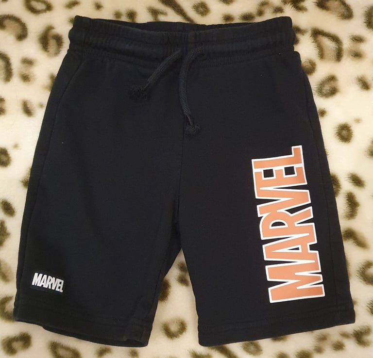 MARVEL Tesco Boys Black Sweat Shorts 5-6 years