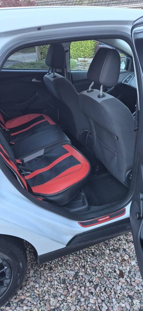 Ford, FOCUS, Hatchback, 2013, Manual, 998 (cc), 5 doors