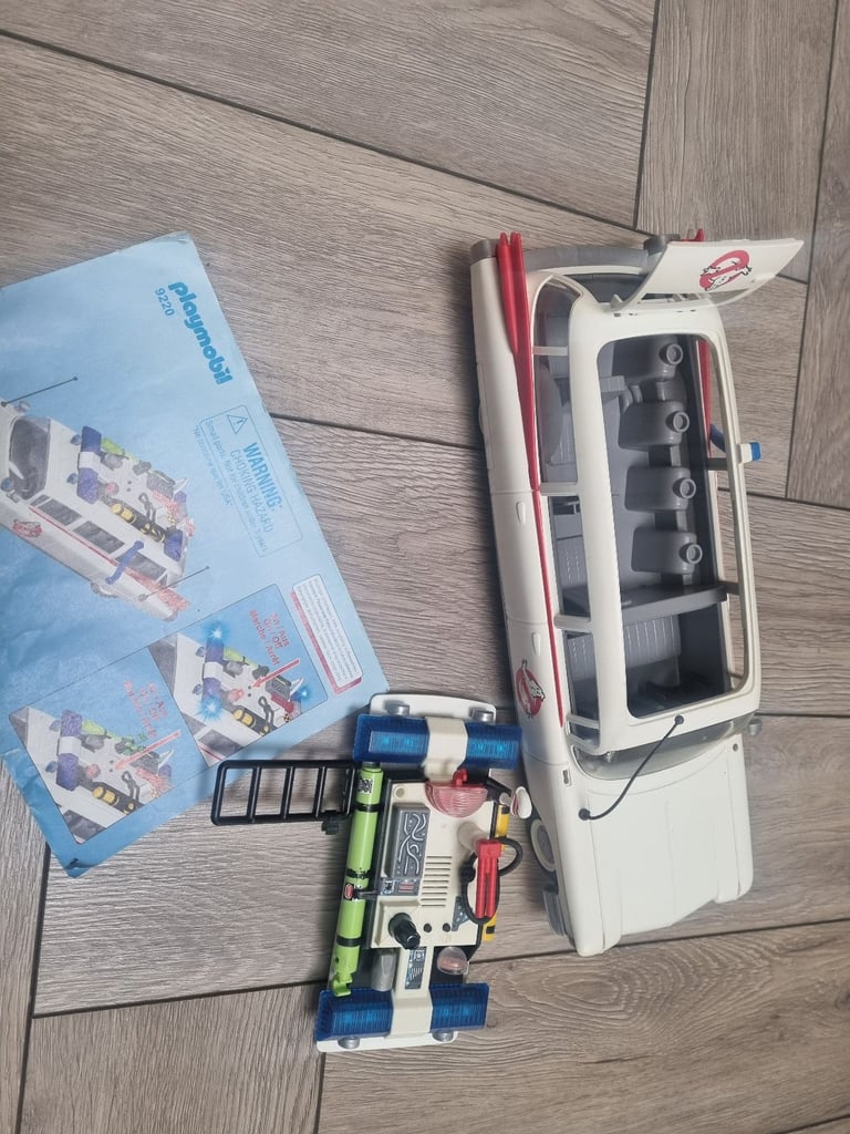 Playmobil ghostbusters tower and car playset