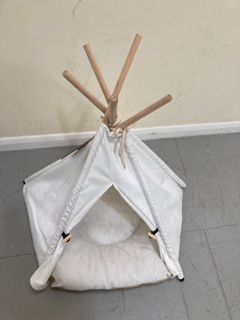 Pre-loved Cat tipi 