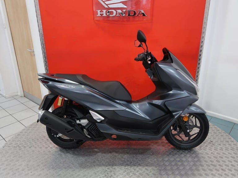 Brand new 2025 Honda PCX125 DX