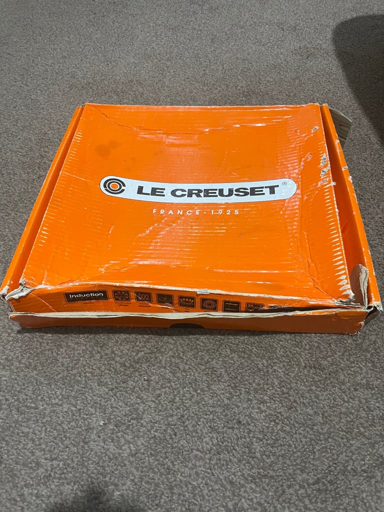 Le Creuset.  Cast Iron Bistro Griddle 