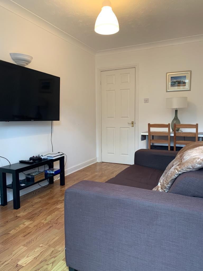 Lovely 4 bedrooms house with living room and parking in Bermondsey