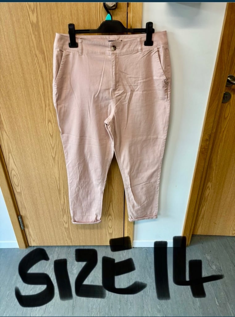 Women’s Clothing Size 14