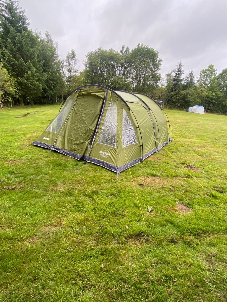 VANGO Icarus 500 Deluxe Family Tent & carpet