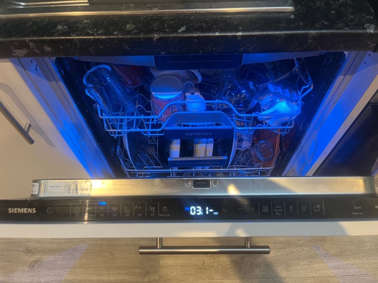 image for Siemens iQ500 SN658D02MG 60cm Integrated Dishwasher Cycle Pauses Occasionally