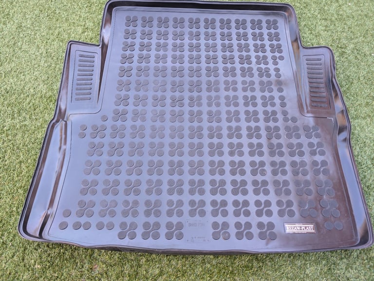 image for BMW 3 F30 series Rubber boot liner 