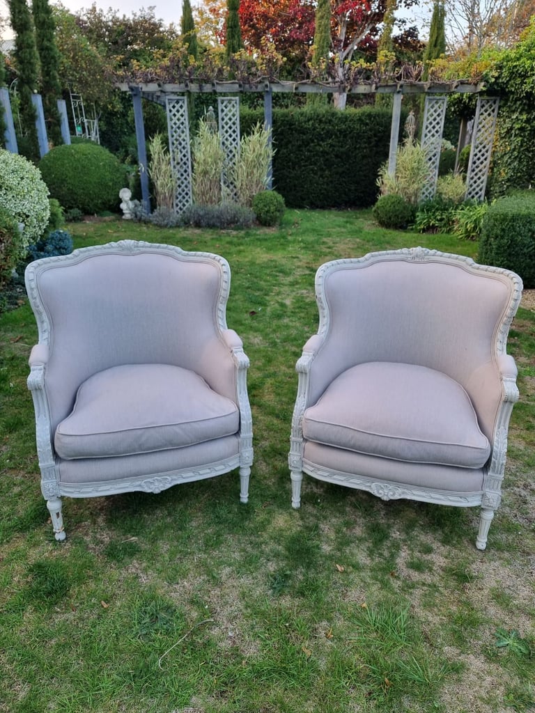 image for Pair of elegant Louis xiv style chairs 