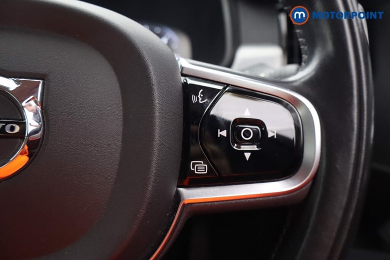 2019 Volvo S90 2.0 D4 Momentum 4dr Geartronic Saloon Diesel Automatic