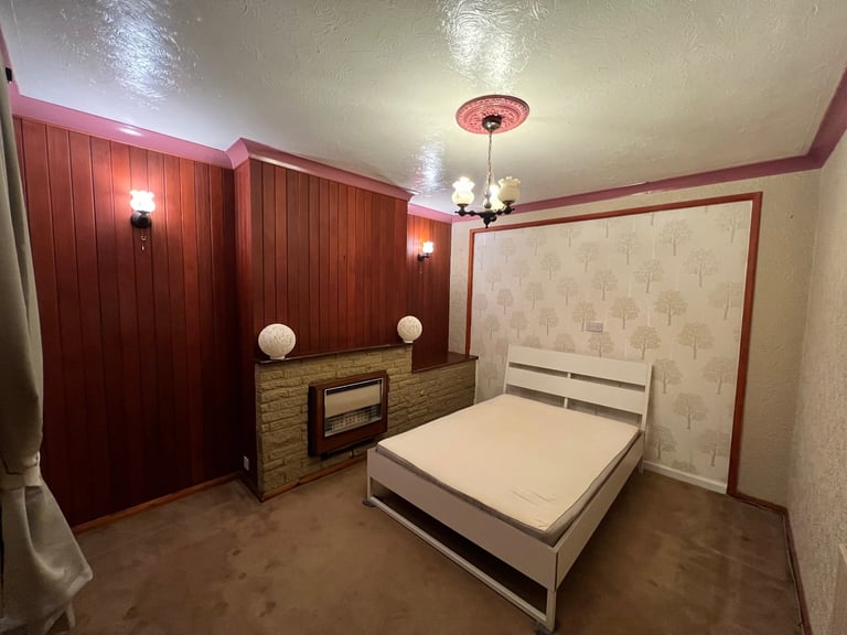 1 A double room - An Excellent Large Bright Double bedroom - 3mins to the train station for £150p/w