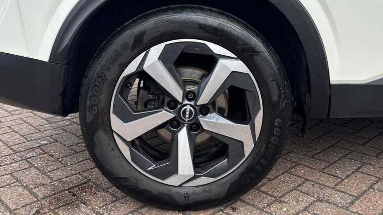 2022 Nissan Qashqai 1.3 DiG-T MH 158 N-Connecta 5dr Xtronic Hatchback Petrol Automatic