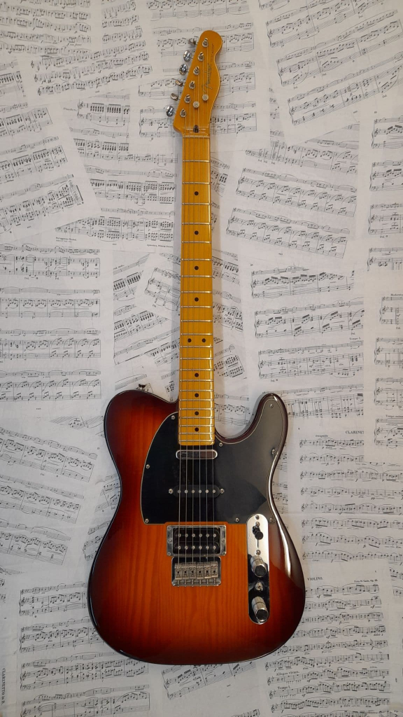 Fender Modern Player Telecaster Plus Electric Guitar, Maple, Honey Burst PLUS Hard Case Included