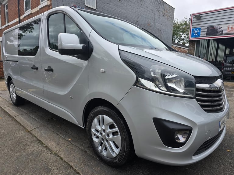 Vauxhall Vivaro 1.6 CDTi 2900 Sportive BiTurbo 6 Seat LWB Crew Van 2016/66