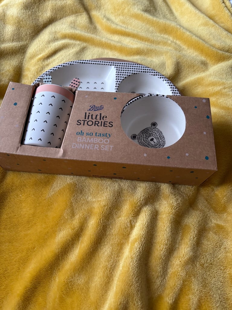 BRAND NEW CHILDRENS BAMBOO FEEDING SET