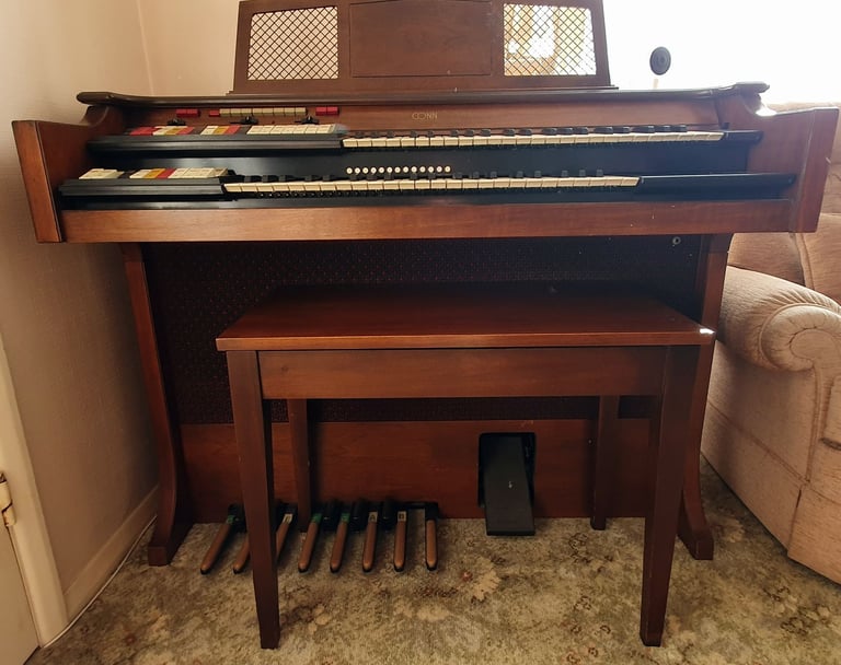 image for Conn deluxe caprice model 465 Vintage organ - UNTESTED