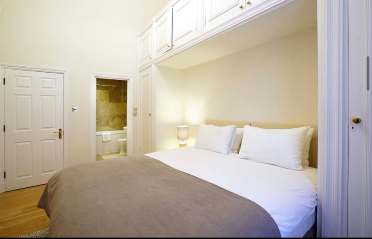 South Kensington Three Bedroom Short Term Lets £4179 per week 