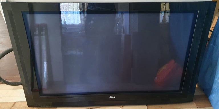 LG 50PY2R Plasma screen tv 44 inches