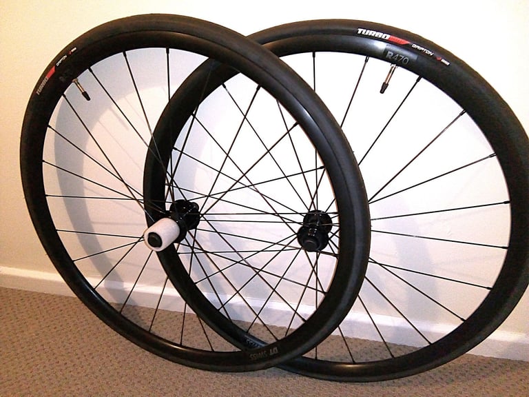 DT R470 wheel set with carrier bags