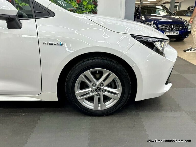 Toyota Corolla ICON TECH [SAT NAV, HEATED SEATS &amp; REVERSE CAMERA]