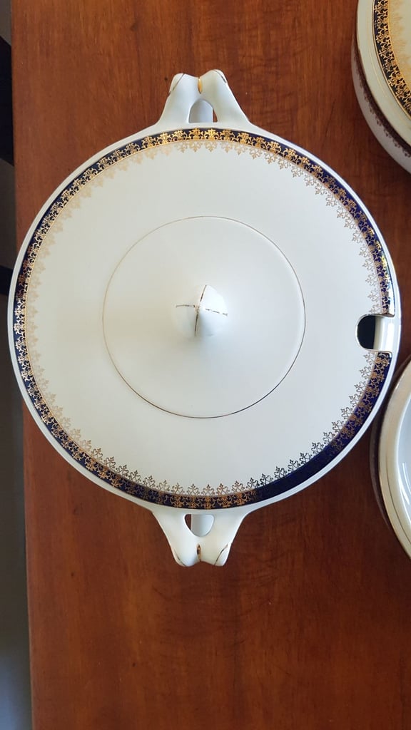 Alfred Meakin Bleu De Roi Tableware 3 Tureen Serving Dishes plus Gravy Boat