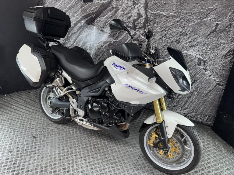 TRIUMPH TIGER 1050 2011
