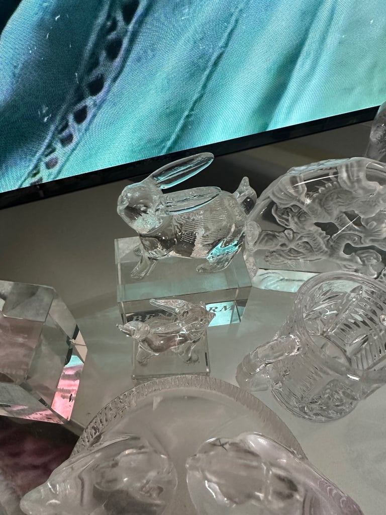 Glass and crystal ornaments. 