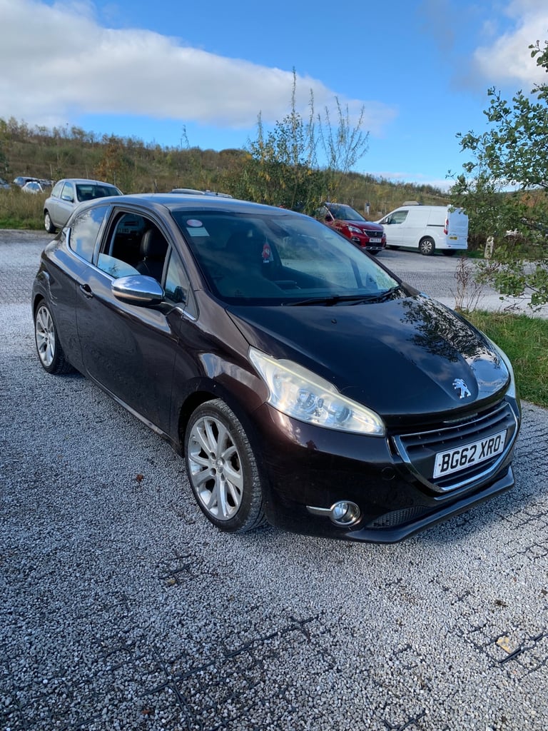 Peugeot, 208, Hatchback, 2012, Manual, 1598 (cc), 3 doors