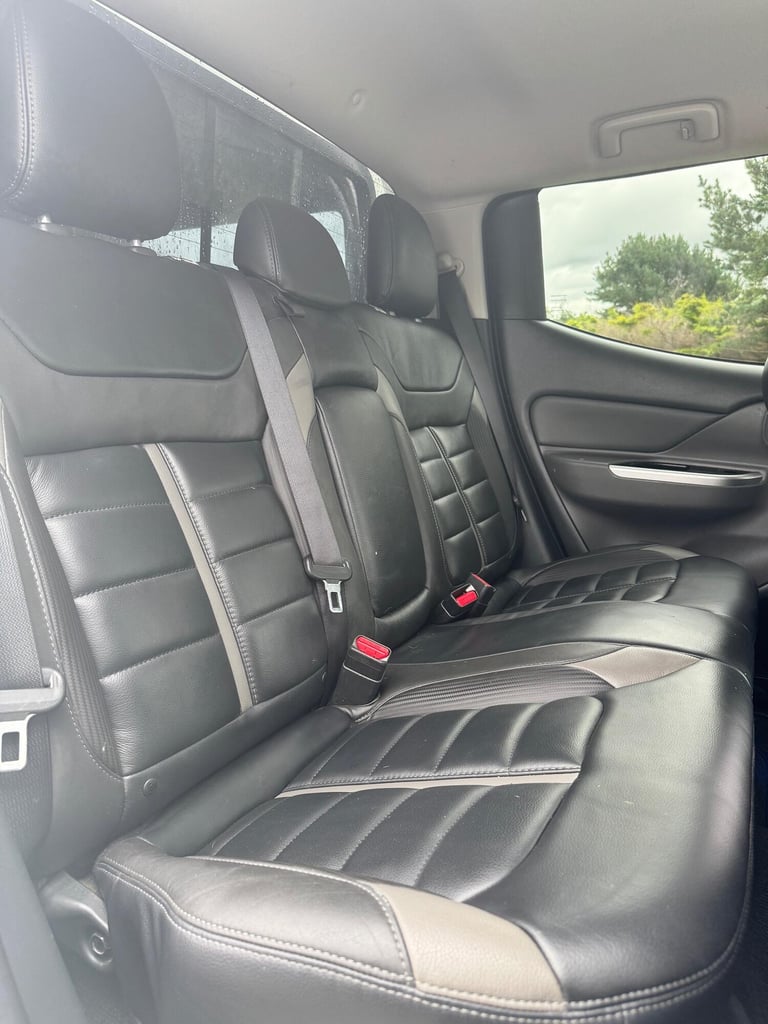 MITSUBISHI L200 2.4 DI-D DC Barbarian 2017