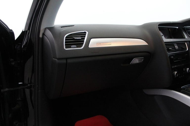 AUDI A4 2.0 TDI SE Technik quattro Euro 5 (s/s) 4dr 2013