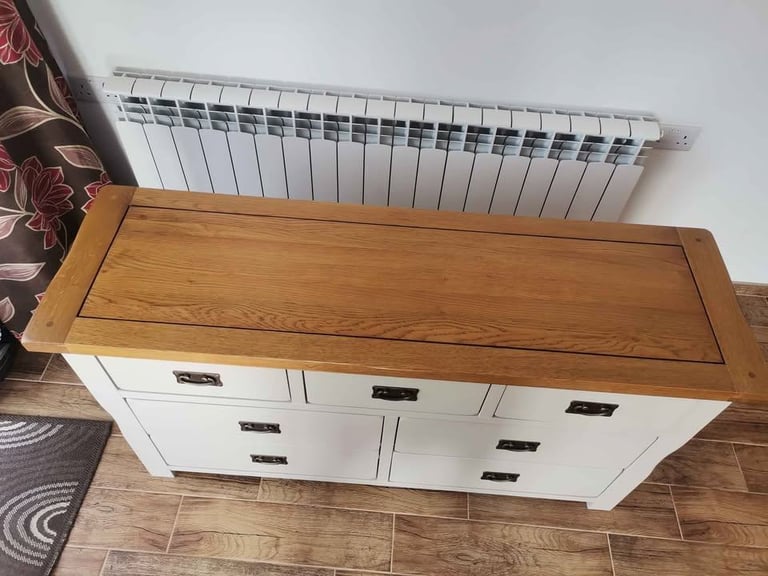 CAN DELIVER - OAK FURNITURE LAND CHEST OF DRAWERS IN VERY GOOD CONDITION