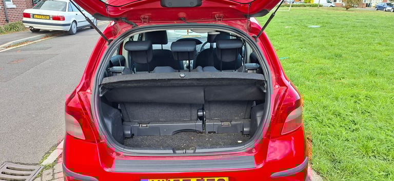 Toyota Yaris SR, 5 door Hatchback, 2007, Manual, 1.3 petrol.