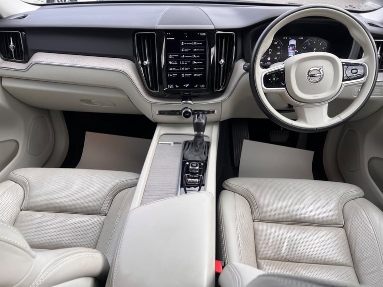 2017 Volvo XC60 2.0 T5 Inscription SUV 5dr Petrol Auto AWD Euro 6 (s/s) (254 ps)