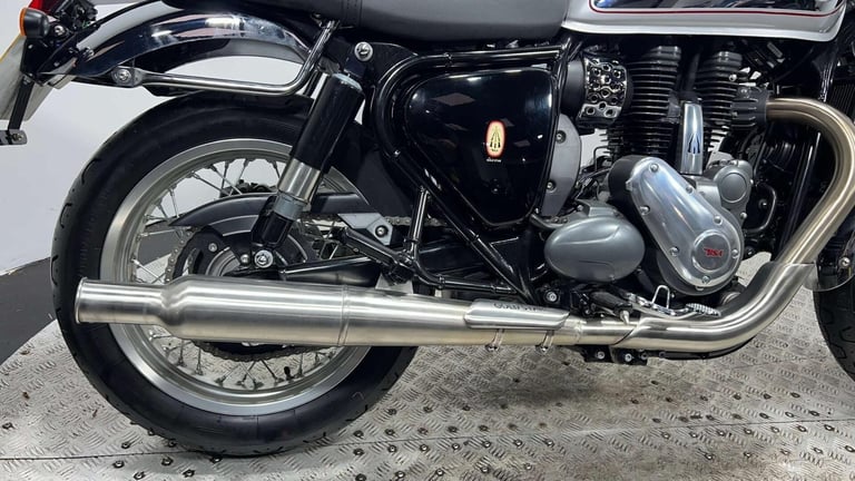 BSA Gold Star 650 2024 only 324 miles retro bike with a twist 650cc single