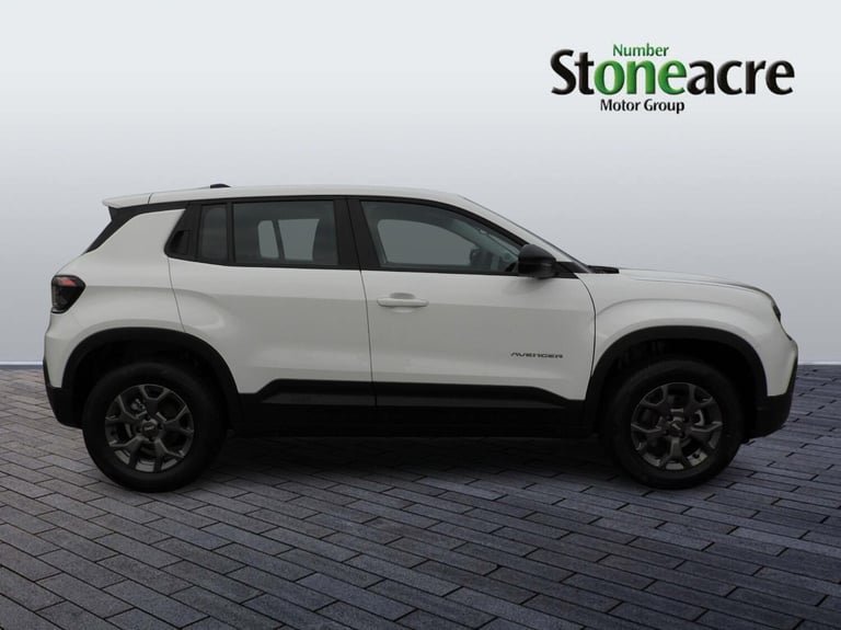 2025 Jeep Avenger Longitude 1.2 100hp Mt HATCHBACK Petrol Manual