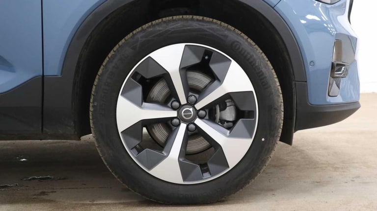 2024 Volvo XC40 2.0 B3 MHEV Plus DCT Auto Euro 6 (s/s) 5dr ESTATE Petrol/Electric Hybrid Automatic