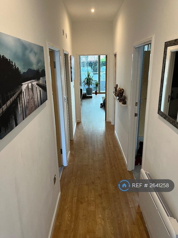 2 bedroom flat in Warwickgate House, Old Trafford, Manchester, M16 (2 bed) (#2641258)