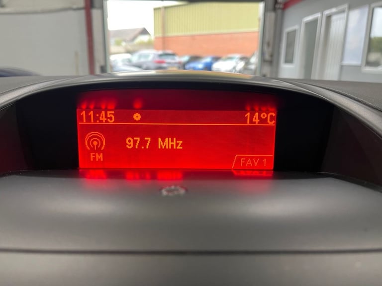 2014 Vauxhall Zafira Tourer 2.0 CDTi SRi MPV 5dr Diesel Manual Euro 5 (130 ps) MPV Diesel Manual