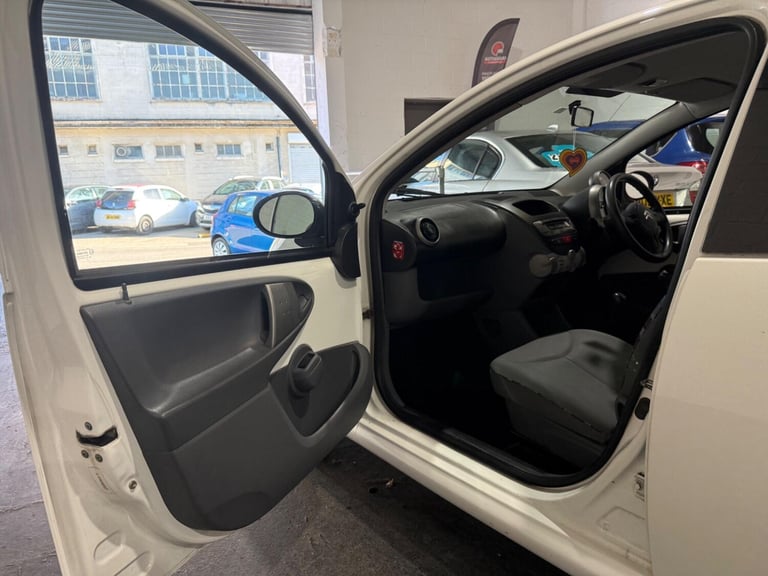 2011 Citroen C1 1.0i VTR+ Euro 5 5dr HATCHBACK Petrol Manual