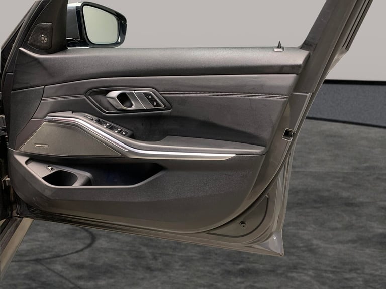 2021 BMW 3 Series 330e xDrive M Sport 4dr Step Auto SALOON PETROL/ELECTRIC Automatic