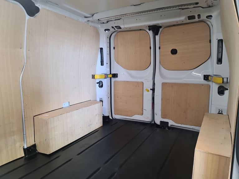 FORD TRANSIT CUSTOM 2.0 300 ECOBLUE LIMITED P/V L1 H1 170 BHP SWB DIESEL