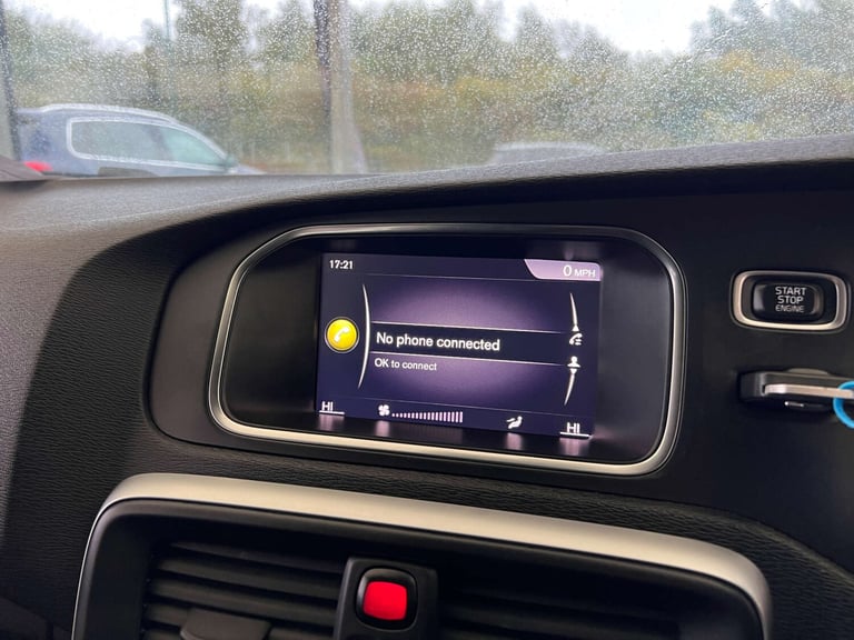 2018 Volvo V40 D3 [4 Cyl 150] Momentum Nav Plus 5dr Geartronic HATCHBACK DIESEL Automatic