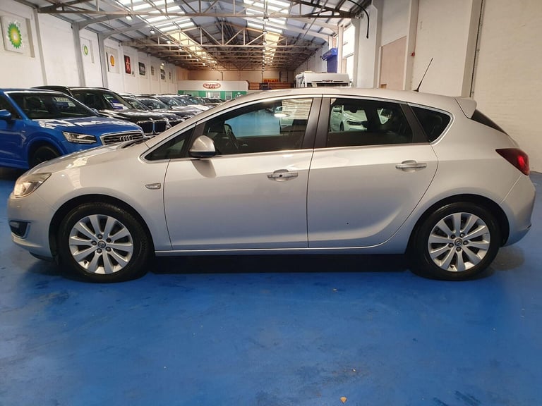 2012 Vauxhall Astra 2.0 CDTi 16V ecoFLEX SE [165] 5dr HATCHBACK DIESEL Manual