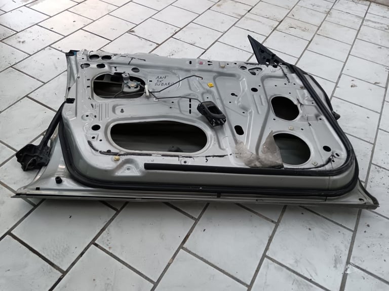 Lh front door for Subaru Forester