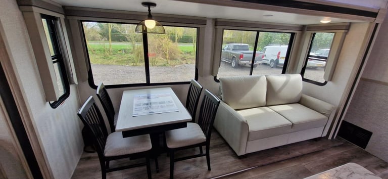 EX DEMO Forest River East To West Alta 2810KIK American Caravan 5th Wheel