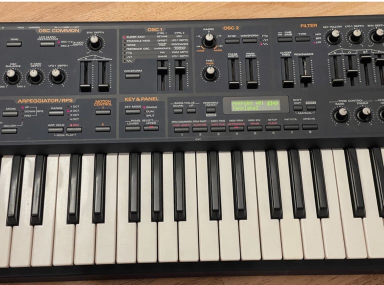 Roland JP8000 Analogue Modelling Keyboard Synthesiser The Classic SUPERSAW Synth