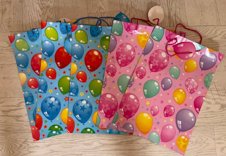image for 99 gift bag/wrap job lot