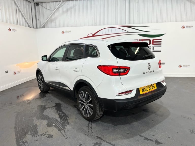 2019 Renault Kadjar 1.3 TCe Iconic SUV 5dr Petrol Manual Euro 6 (s/s) (140 ps) HATCHBACK Petrol M...
