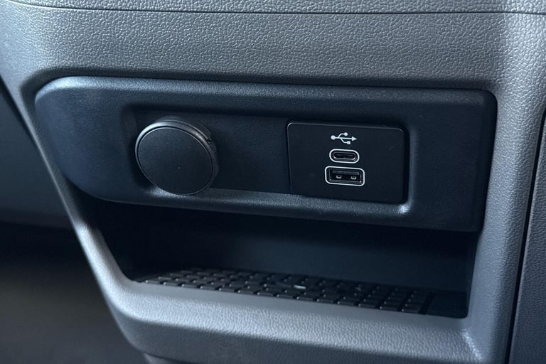 2025 Volkswagen Transporter 160kW 65kWh Commerce Pro Van Auto Van Automatic