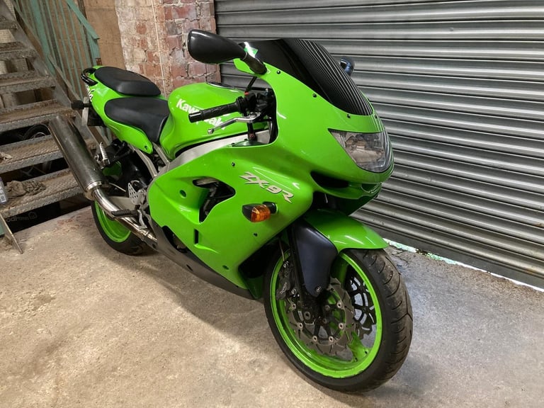 1998 Kawasaki ZX9R C1 NINJA (CLASSIC MOTORCYCLE) A VERY HONEST ORIGINAL BIKE !!